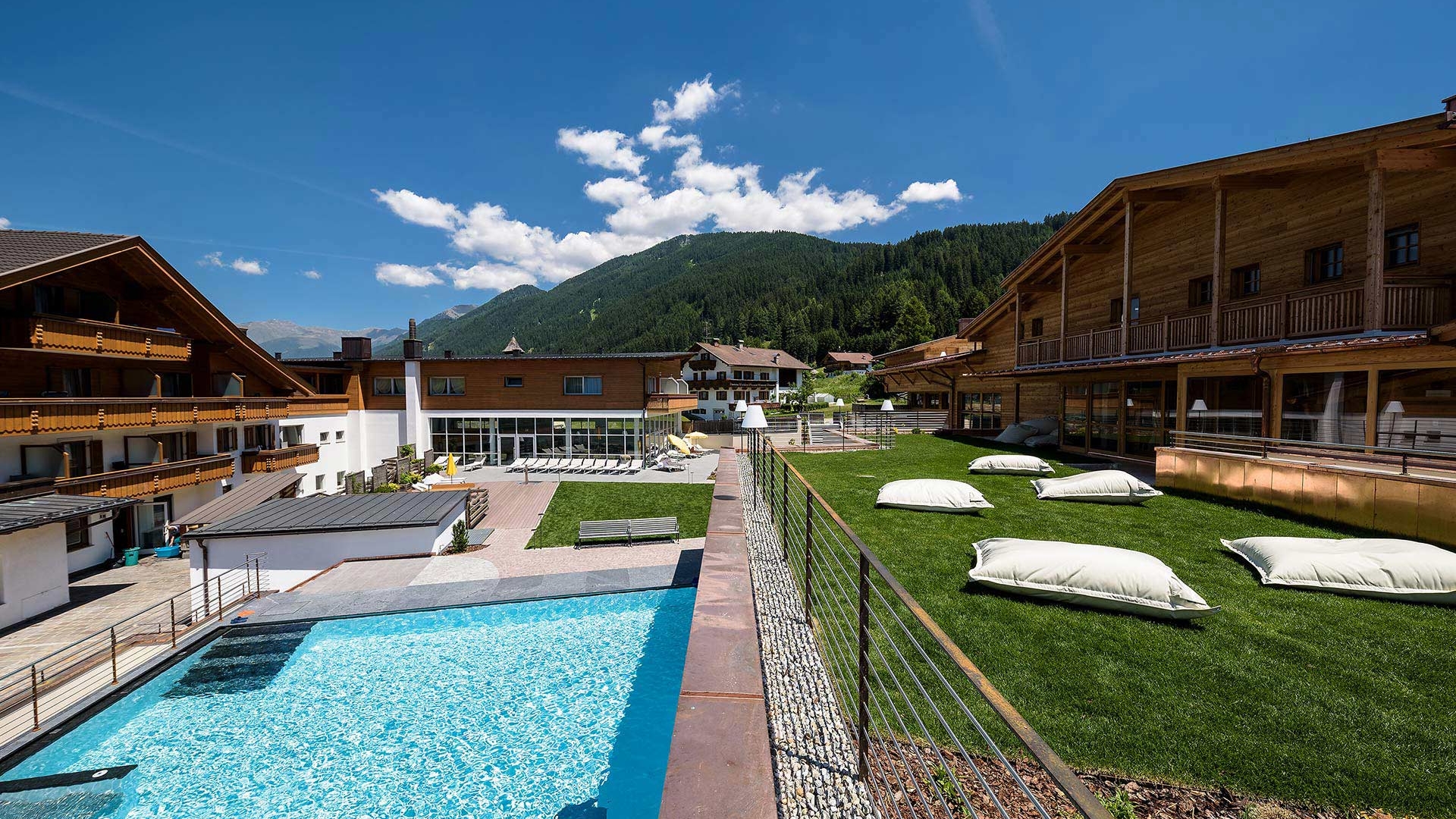 Alpine Nature Hotel Stoll Benvenuti In Val Casies